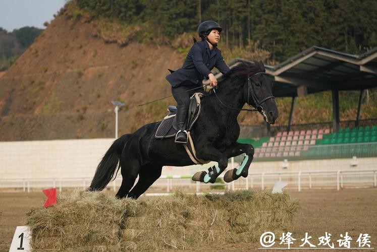 马术让山村青少年握紧“人生缰绳”